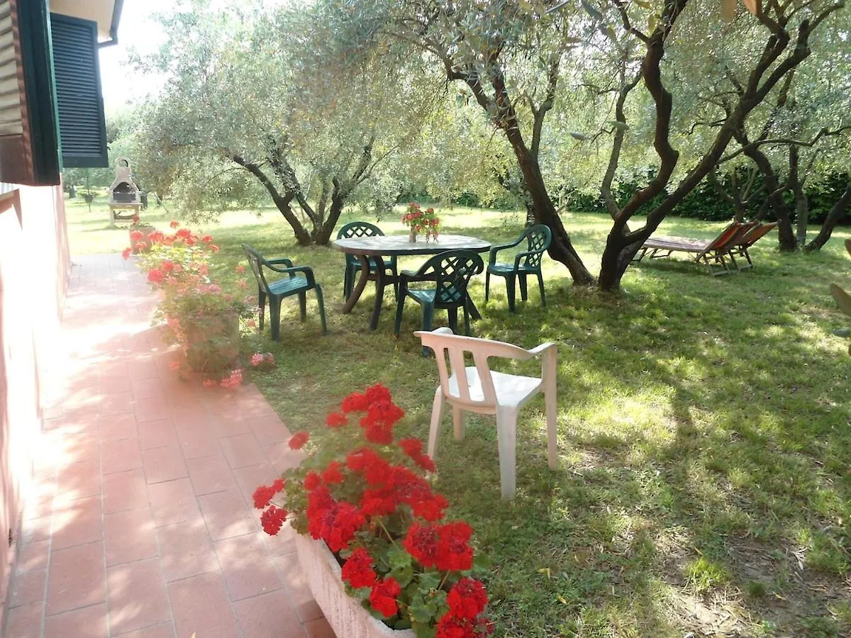 Villa Appartment Parking With Garden Near The Sea Caniparola di Fosdinovo Feriehus